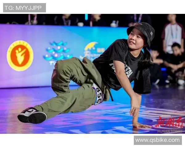 杭州街舞队在全国街舞排行榜中荣获第8名展现出色实力与风采 杭州街舞队在全国街舞排行榜中荣获第8名展现出色实力与风采