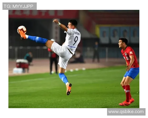 建业队迎战天津泰达全力争胜展现球队实力与斗志 建业队迎战天津泰达全力争胜展现球队实力与斗志